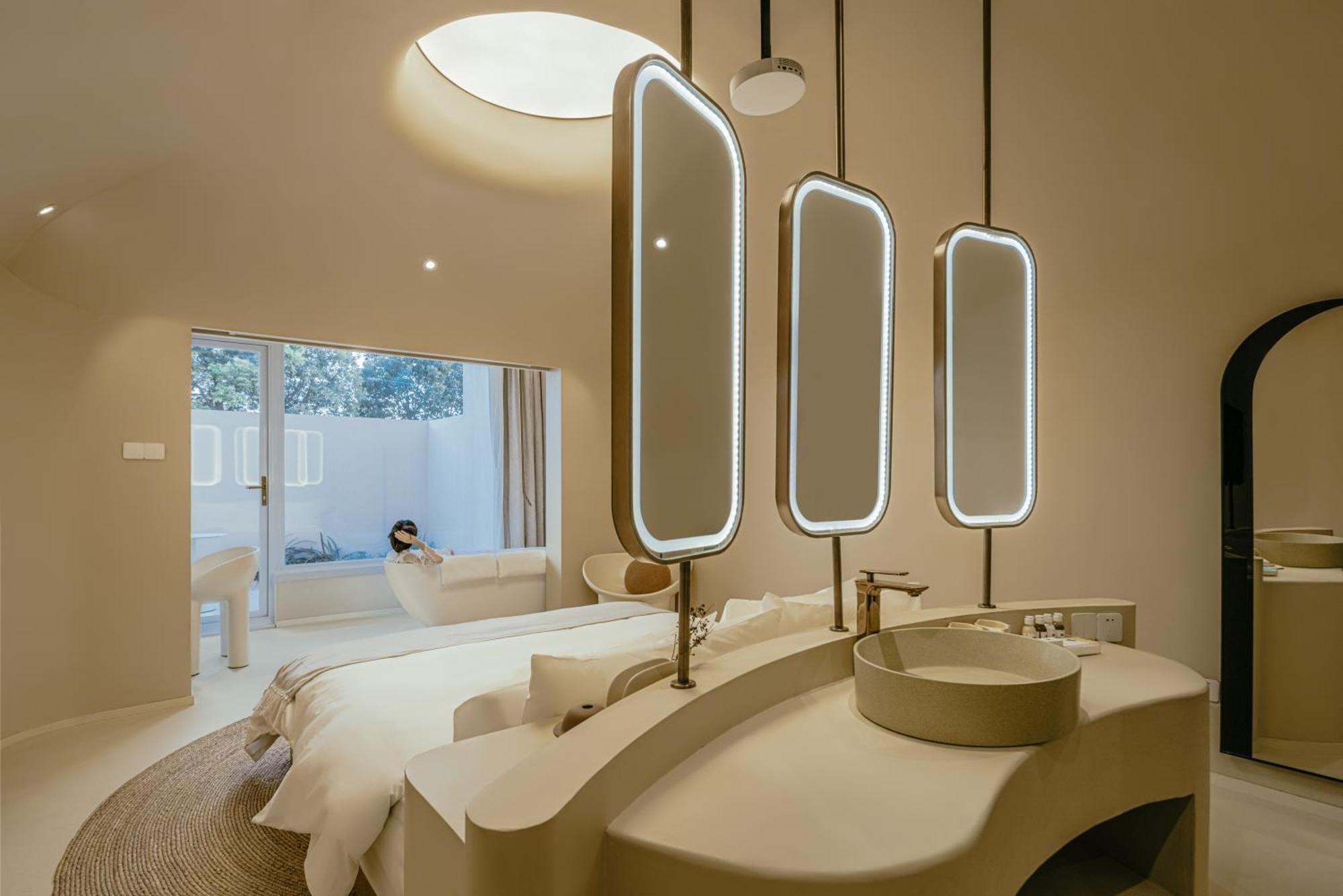 Qi Meng Rainbow Bridge Subbranch Hotel 4*